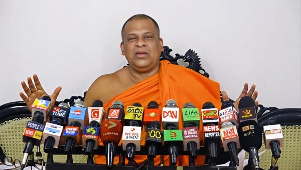 பௌத்த பிக்குகள் மீதான அவதூறுகளை நிறுத்துங்கள்! அரசுக்கு ஞானசார தேரர் கடும் எச்சரிக்கை! 